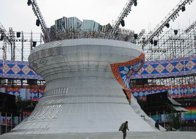 廣西民歌節開幕式會場猶如 夢幻工廠